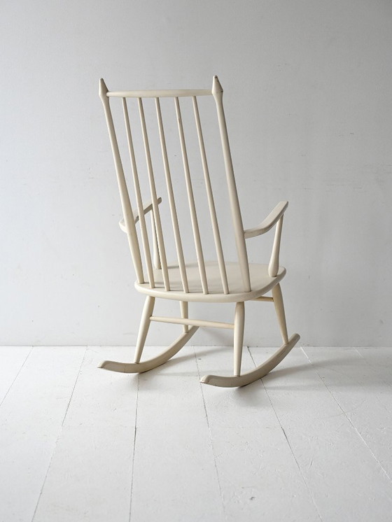Image 1 of Fauteuil à bascule scandinave vintage en bois laqué blanc