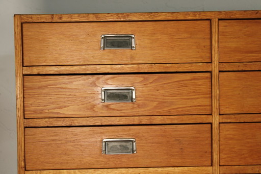 Gran botiquín antiguo con 55 cajones • Madera vintage