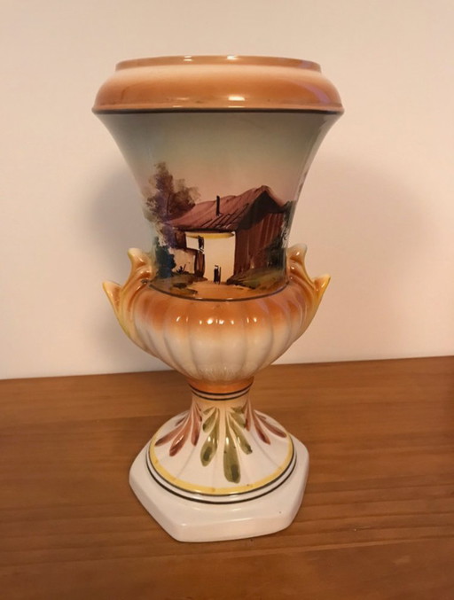 Genummerde vaas van keramiek