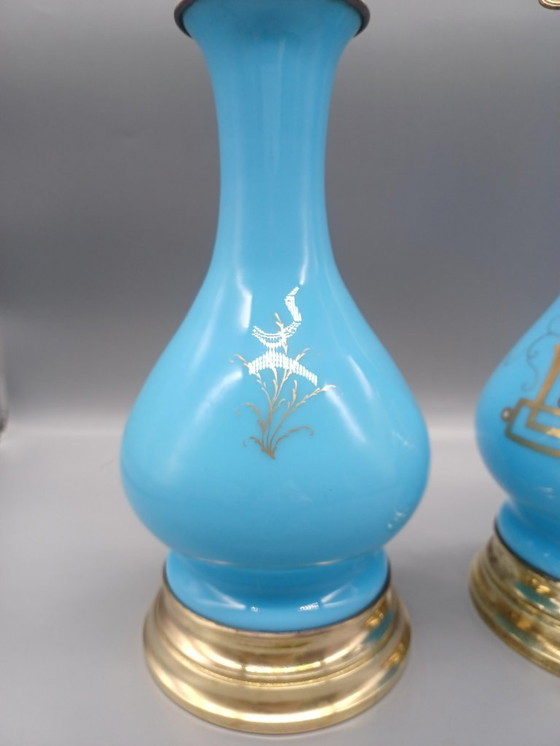 Image 1 of Par antiguo de lámparas de aceite de ópalo azul Napoleón III