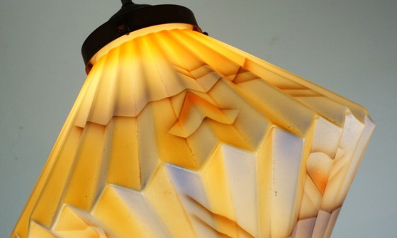 Image 1 of Art déco glazen hanglamp met airbrush spritzdekor, geplooide vorm, avant-gardistisch design uit de jaren 1920-1930.