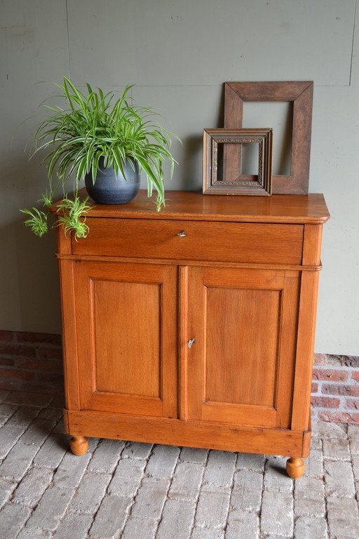 Antique oak wooden maid's cupboard, dresser.