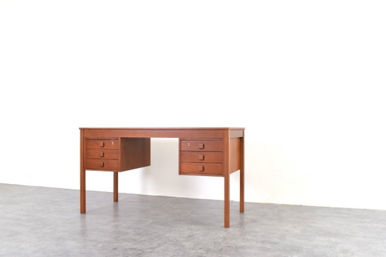 Dänischer Teakholz-Schreibtisch aus der Mitte des Jahrhunderts von Domino Møbler, 1960er Jahre. – Wood (photo 11 of 18)