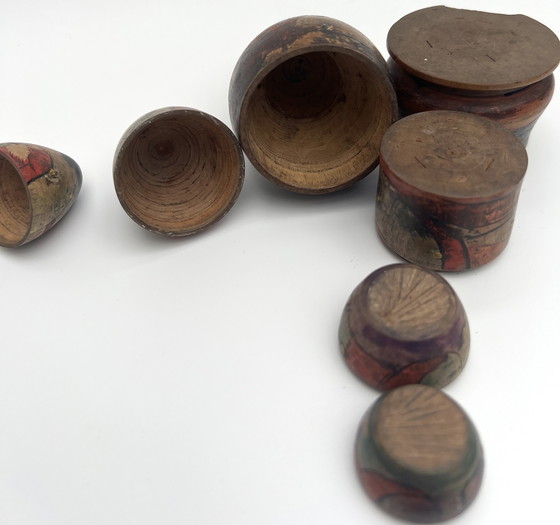 Image 1 of Seltene antike Matroschka-Puppe aus handgedrechseltem Holz – komplett mit allen inneren Figuren.