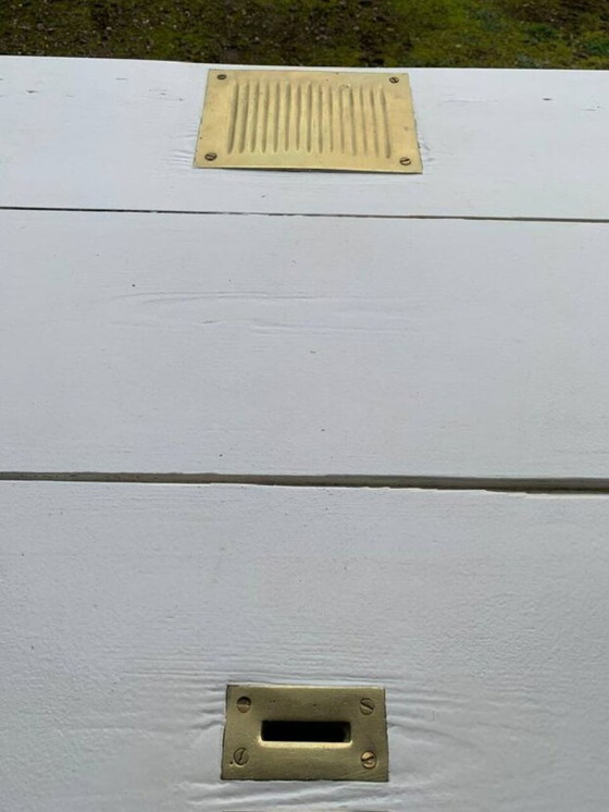 Image 1 of Contatore bianco con meccanismo per monete in ottone