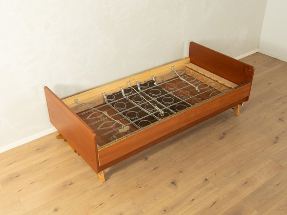 Image 1 of Opklapbed uit de jaren 60 in mid-century stijl