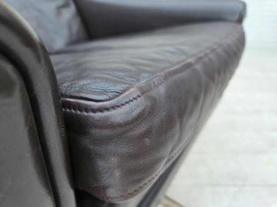 Image 1 of Deense draaibare fauteuil met hoge rugleuning uit de jaren 60 van Aage Christensen, meubelleer