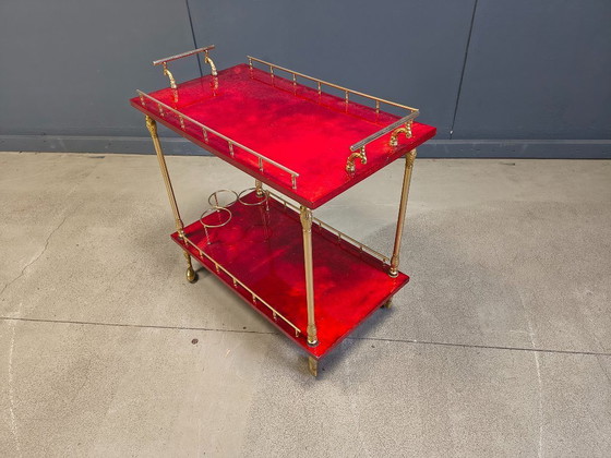 Image 1 of Rare chariot de service italien en cuir de chèvre laqué et parchemin, signé Aldo Tura, années 1960