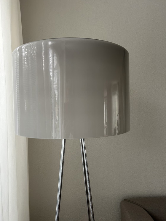 Flos Ray F2 Floor light – Metal, Aluminium (photo 3 of 5)
