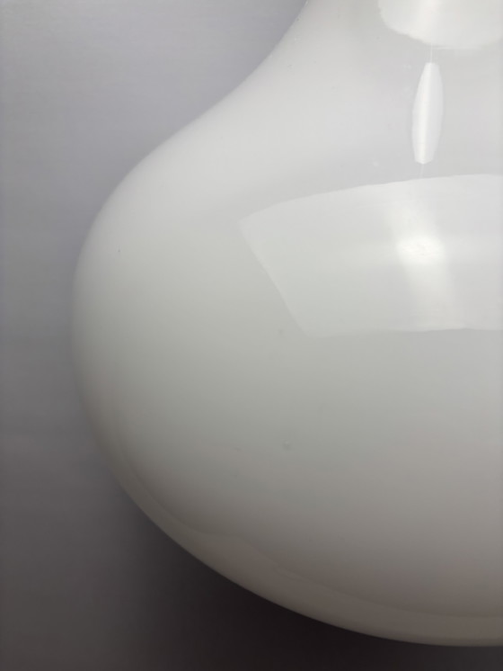 Image 1 of Lampada a sospensione Rietveld – lampada a sospensione a forma di lacrima in vetro bianco e cromo – condizioni eccellenti (2009)