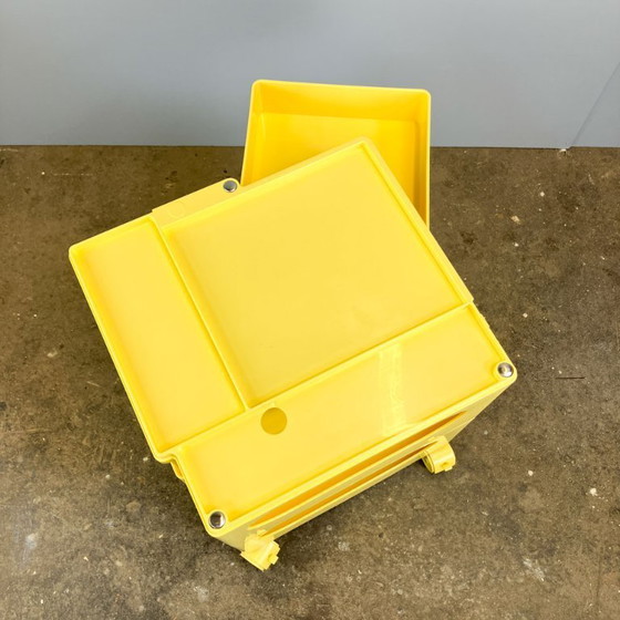 Image 1 of Roll container, organizador, plástico amarillo pastel, años 70