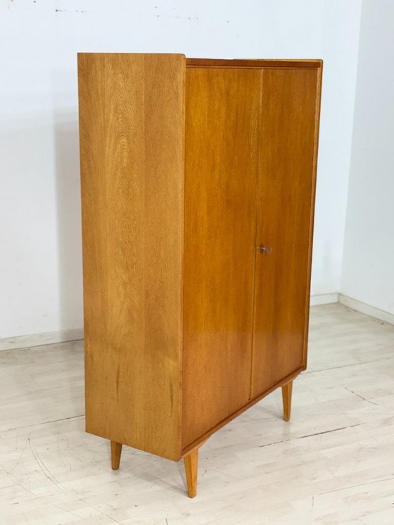 Image 1 of Armadio per la biancheria vintage / Armadio di metà secolo / Armadio in legno