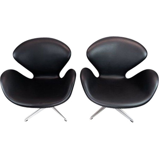 Coppia di poltrone vintage a forma di cigno "3320" di Arne Jacobsen per Fritz Hansen, 1958