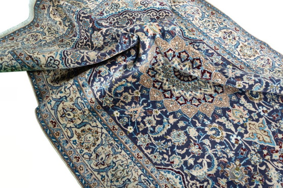 Image 1 of Hand-knotted Nain 9La oriental rug with silk content - 270 x 165 cm