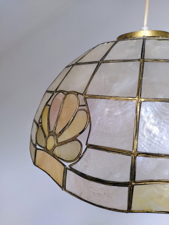 Image 1 of Lampada a sospensione in madreperla e ottone
