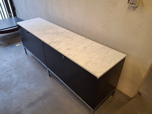 Sideboard Credenza Carrara marble, design Florence Knoll