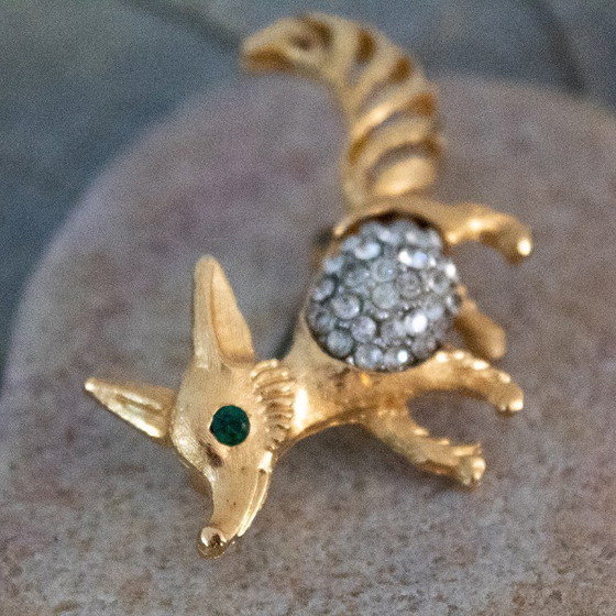 Image 1 of Broche renard vintage : métal doré et strass