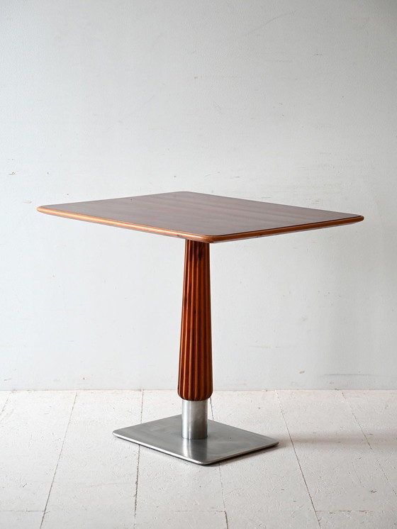 Image 1 of Tavolo da bar in mogano con base in acciaio e stelo intagliato