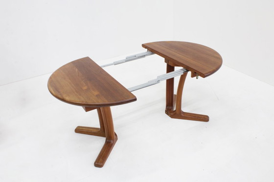 Image 1 of Vintage Dyrlund Deense ronde uitschuifbare eettafel massief teak 