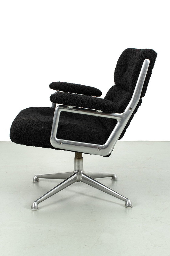 Image 1 of Fauteuil de hall vintage Eames Time Life