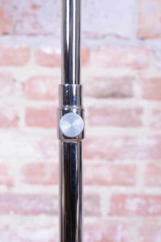 Gerestaureerde Bauhaus-staande lamp van Robert Slezak, eikenhout, chroom, glas, Tsjechisch, jaren 1930. (photo 8 of 9)