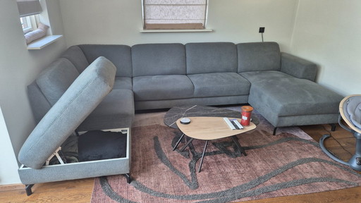Schönes U-Sofa mit Stauraum