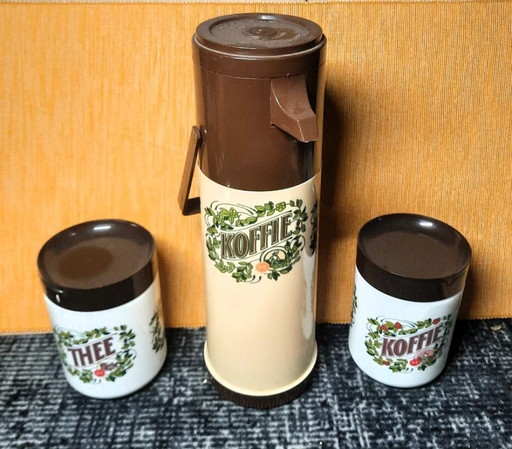 Vintage Douwe Egberts (V203) set jaren '70 – opaline thee/koffie potten + airpot 34 cm