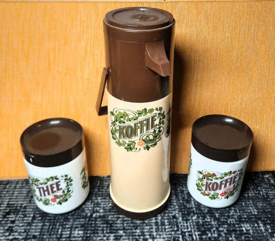 Image 1 of Vintage Douwe Egberts (V203) set jaren '70 – opaline thee/koffie potten + airpot 34 cm