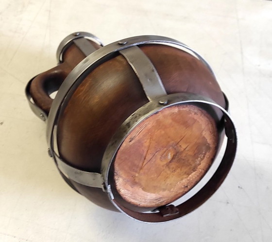 Image 1 of Vaso/brocca brutalista in legno massello e metallo - metà del XX secolo