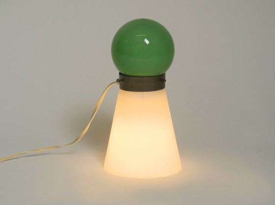 Image 1 of Magnifique lampe de table italienne originale des années 1960 en verre de Murano vert et blanc