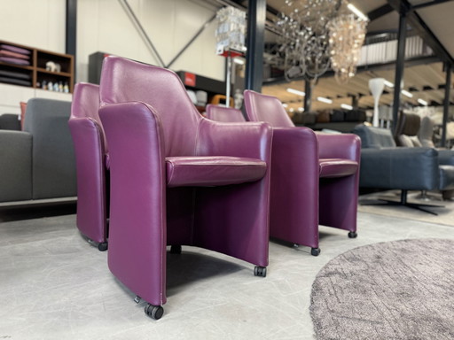 4 Sillas de comedor Leolux Lirio con ruedas de cuero morado 