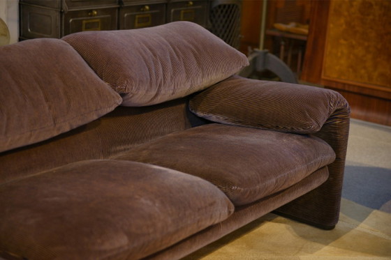 Image 1 of De Maralunga 3-zitsbank en twee fauteuils set van Vico Magistretti voor Cassina, eerste editie 1973.
