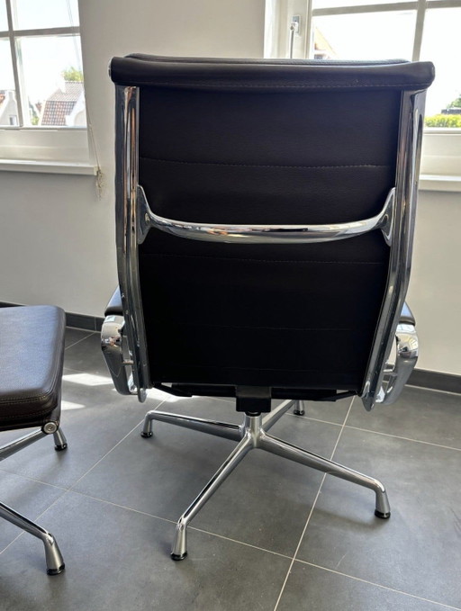 Vitra EA 222 + 223 Dark Brown Premium Leather Armrests LP € 8.500,- – verstelbare relaxstoel, Aluminium (photo 2 of 6)