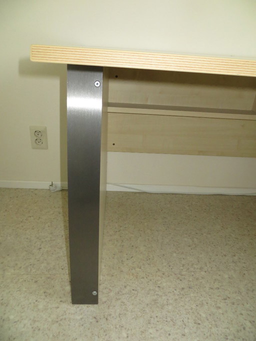Bureau avec armoire assortie