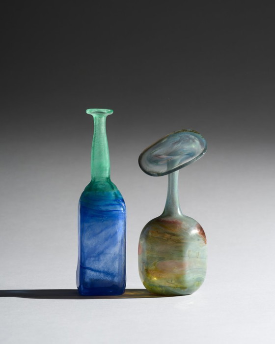 Image 1 of Samengestelde tentoonstelling van glaskunstwerken van een duo uit Duitsland, gesigneerd door ambachtslieden uit de jaren 80-90.