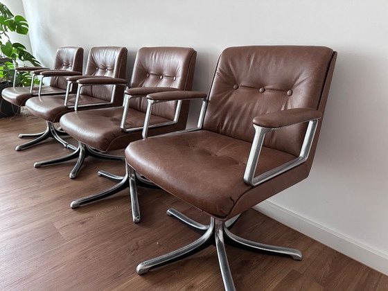 Image 1 of Ensemble de 4 chaises Osvaldo Borsani P126 - Cuir cognac d'origine - Tecno