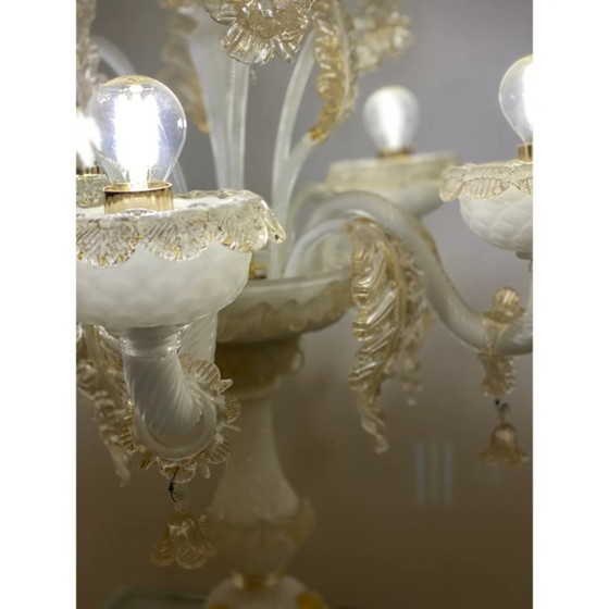 Image 1 of Lámpara de mesa de cristal de Murano blanco y dorado con flores y hojas