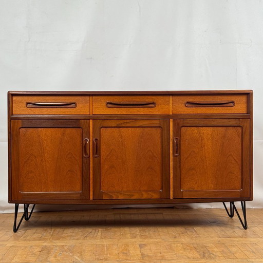 Buffet vintage G Plan Fresco sur pieds en épingle à cheveux, 1970 - Crédence en teck, Mid-Century Modern