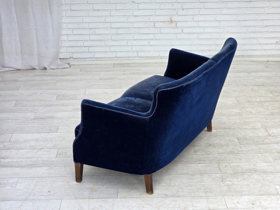 1960s, Danish 2-seater sofa. Dark blue furniture velour. – 2 seaters, Velvet, Wood (photo 10 of 12)