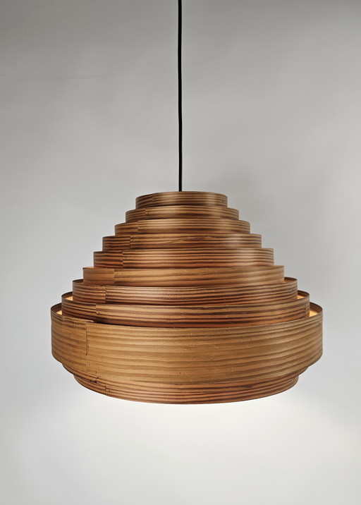 Placage de bois Lampe suspendue attribuée à Hans Agne Jacobson Design suédois 1970
