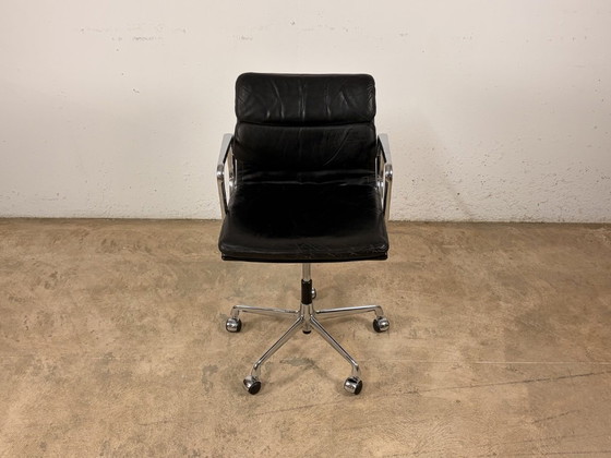 Image 1 of Silla Vitra Eames Soft Pad EA 217