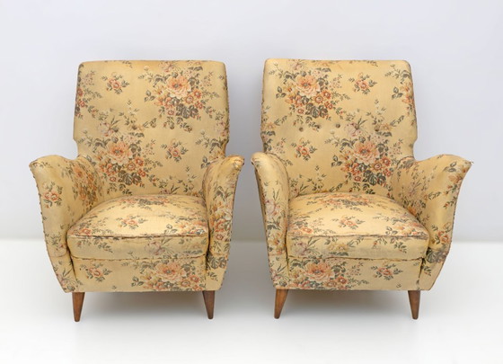 Image 1 of Attributed to Gio Ponti Mid-Century Modern Italian Armchairs by ISA, 1950s, Pair