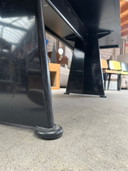 Vitra Trapeze Tisch von Jean Prouvé 