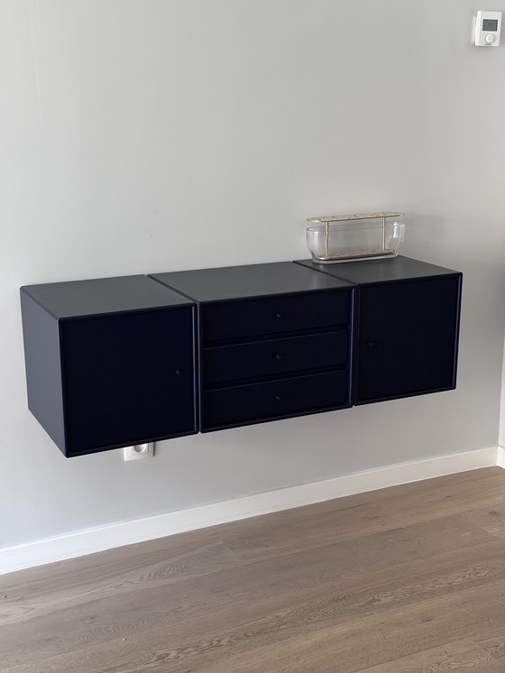 Image 1 of Credenza modulare Montana – Set da parete da 3 pezzi (colore: Shadow)