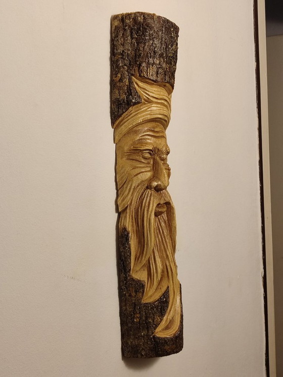 Image 1 of 4 handgefertigte Figuren aus Holzstämmen