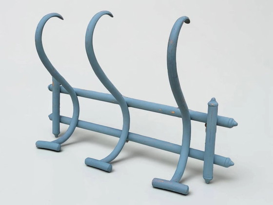 Thonet-style wall coat rack made of painted bent wood. – Art Nouveau (photo 2 of 6)