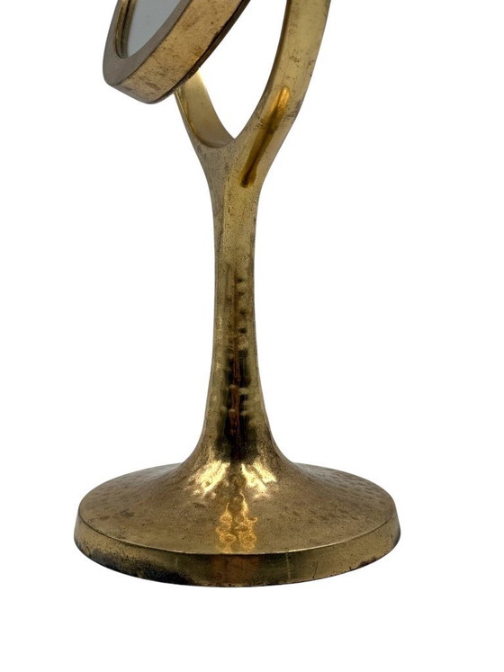 Image 1 of Organisch-moderner Tischspiegel/Schminktisch aus gehämmertem Messing, Frankreich, 1960er Jahre