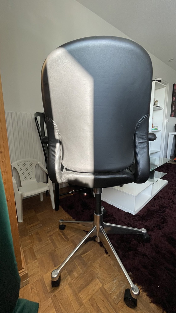 Image 1 of Sillón Herman Miller Equa Executive