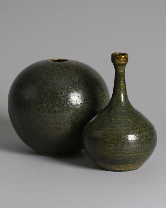 Image 1 of Paire de vases en céramique de Mathies Schwarze - Terre cuite émaillée verte, Allemagne