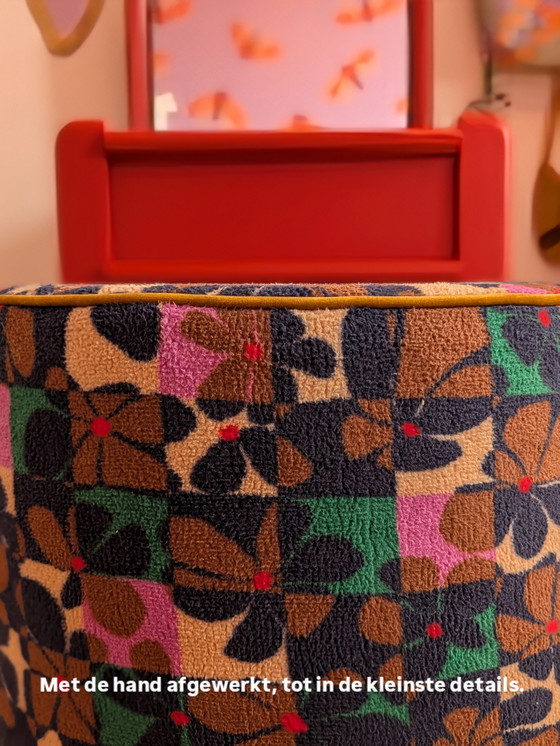 Image 1 of Pouf unico fatto a mano